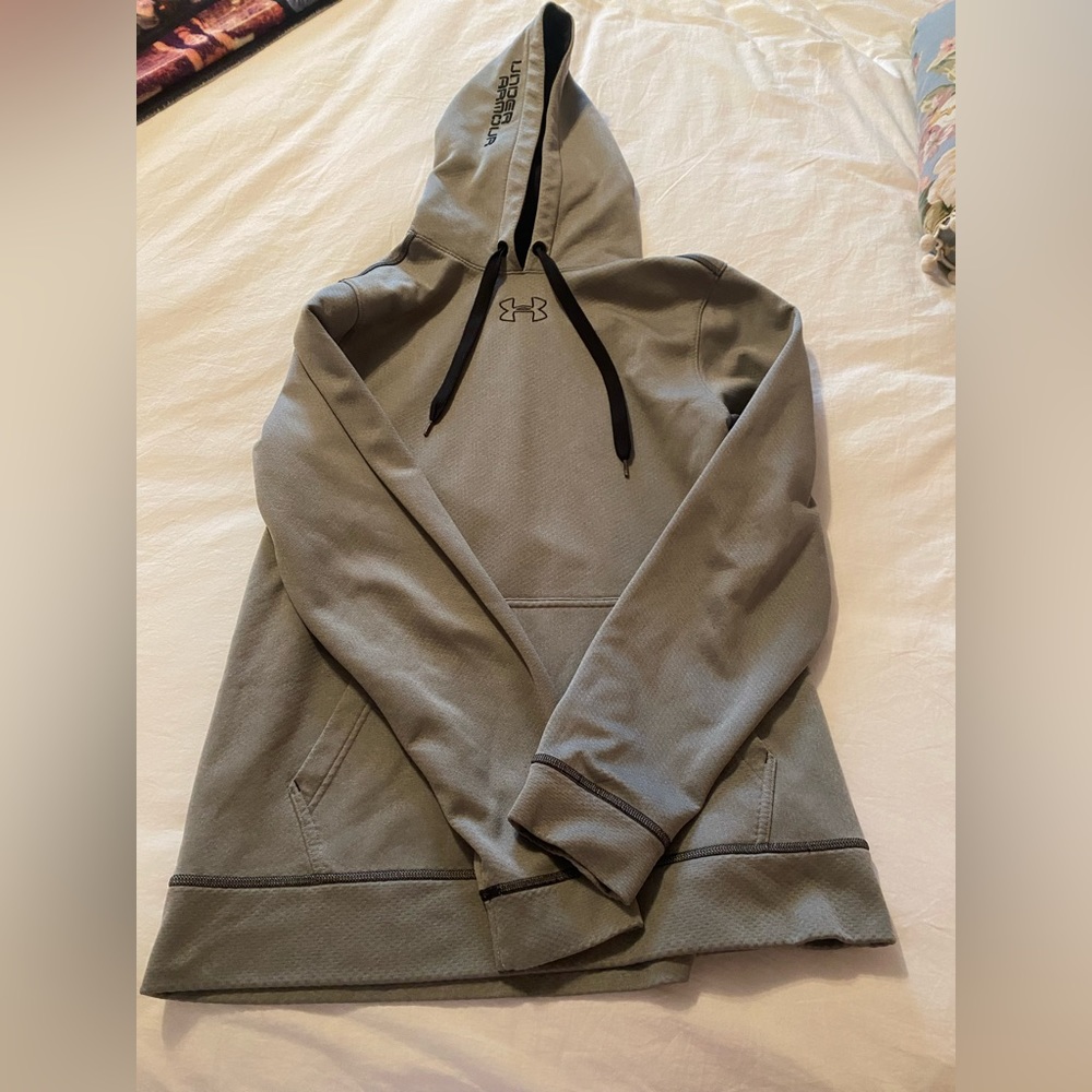 Under Armour sweatshirt